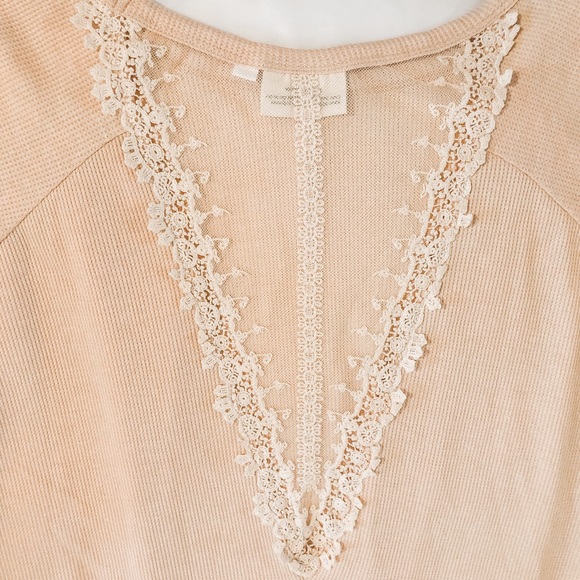 🎉HP🎉 Waffle Knit Lace Back Thermal Top - Picture 9 of 13